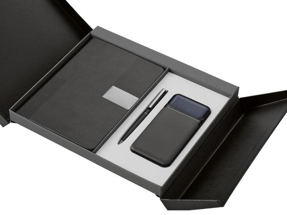 Подарочный набор «Tesla» с блокнотом А5, ручкой и пауэрбенком на 10 000 mAh
